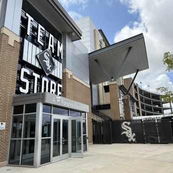 Chicago White Sox Team Store - Storefront and main entrance from Lot B. - Sports Wear Near Me - Chicago, Illinois