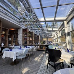 Callisto Casual Dining - Interior