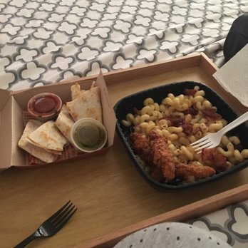 Applebee's Grill + Bar - Sports Bars Near Me - Petaluma, California
