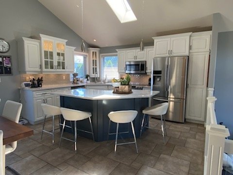 Kitchen Remodel 2023 - This remodel was done on an older kitchen that was in bad shape. The rest of the house had been updated so the kitchen stuck out like a sore thumb. We refinished the kitchen top to bottom with a beautiful two tone colour scheme. Kitchen Remodel 2023 - This remodel was done on an older kitchen that was in bad shape. The rest of the house had been updated so the kitchen stuck out like a sore thumb. We refinished the kitchen top to bottom with a beautiful two tone colour scheme.