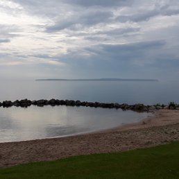 A Glimpse of The Spectacular view by the water !