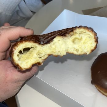 New Hampshire Doughnut - Light airy interior - Donuts Near Me - Bedford, New Hampshire New Hampshire Doughnut - Light airy interior - Donuts Near Me - Bedford, New Hampshire