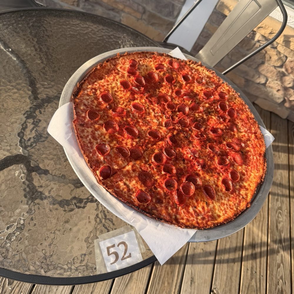 Angeloni's on Lake Mohawk - Pepperoni thinny thin - Pizza Near Me - Sparta, New Jersey