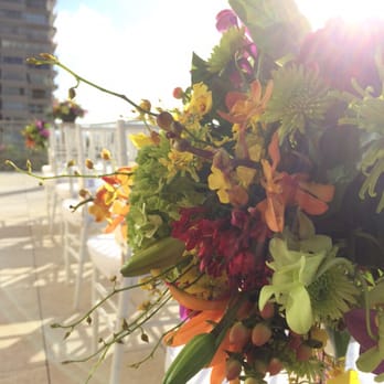 Easley Designs - Arrangement walking down aisle - Wedding Planning Near Me - Honolulu, Hawaii Easley Designs - Arrangement walking down aisle - Wedding Planning Near Me - Honolulu, Hawaii