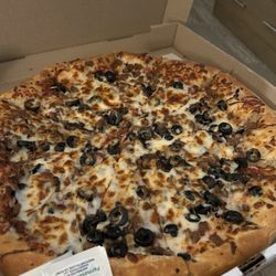 Bambino's Pizza & Deli - Chula Vista - 16inch Beef, Mushroom and Black Olive pizza