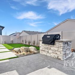 Schaefer Butte Landscaping and Patios