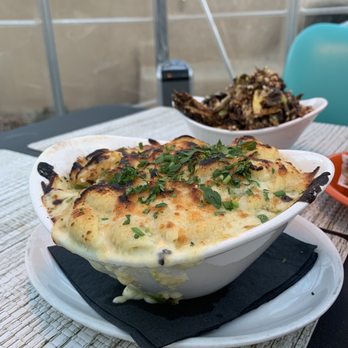 Medley - Green chile mac and cheese and roasted brussel sprouts - New American Near Me - El Prado, New Mexico Medley - Green chile mac and cheese and roasted brussel sprouts - New American Near Me - El Prado, New Mexico