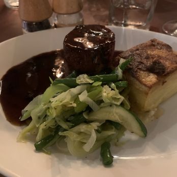 Abingdon Arms - Lamb shank - Pubs Near Me - Oxford, OXF