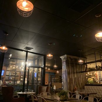 Thai Avenue Kitchen and Bar - Dining room - Thai Near Me - Bristol, Connecticut Thai Avenue Kitchen and Bar - Dining room - Thai Near Me - Bristol, Connecticut