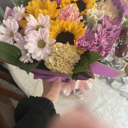 Calas Boutique Floral - Cala's arrangement for saying
"Thank you for being a friend"