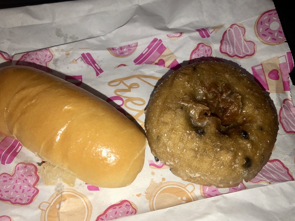 Dixie Queen Donuts Logo