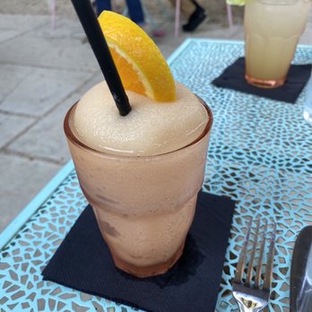 Bar Peached - Frose - Cocktail Bars Near Me - Austin, Texas