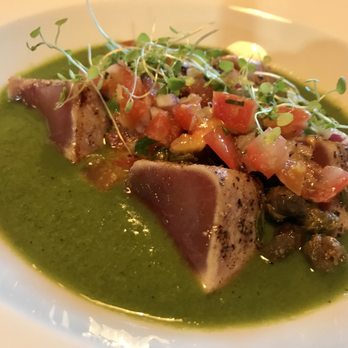 Cleavers Corner Gastropub - Seared tuna - Gastropubs Near Me - Ashburton, CAN