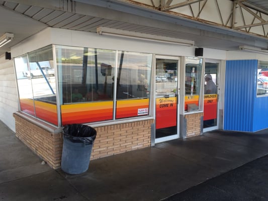 Scott's Drive-In by null