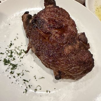 Lucca Italian Chophouse - The wrong steak but looked 10 times better than mine - Italian Near Me - Shallotte, North Carolina