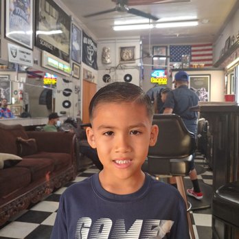 Oak Street Barber Shop - Barbers Near Me - Bellflower, California