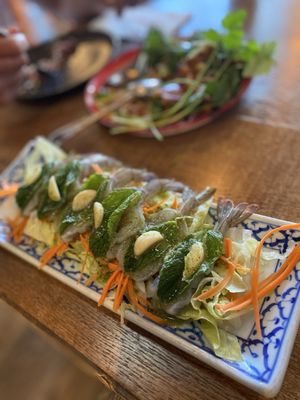 Saap Ver Damn Good! Thai street food by null