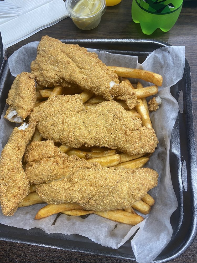 YUMMY CRAB HOUSE 1502 Jerry Clower Blvd N, Yazoo City, Mississippi