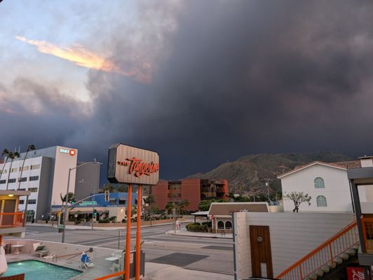 The Tangerine - a Burbank Hotel by null