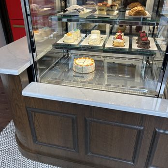 Vita - Pastry case - Italian Near Me - Philadelphia, Pennsylvania Vita - Pastry case - Italian Near Me - Philadelphia, Pennsylvania
