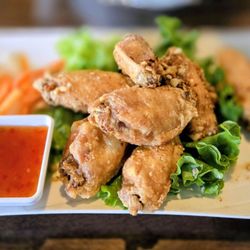 Lotus Pond Vietnamese Cuisine - Chicken wings