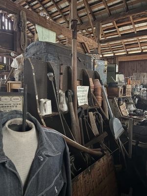 Retherford's Antiquities & Auction Services by null