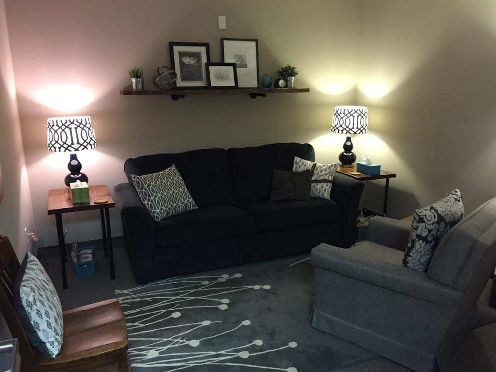 Danielle Nash - grief counselor in Olathe, KS