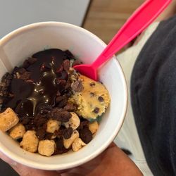 Below Zero Frozen Yogurt - Yogurt