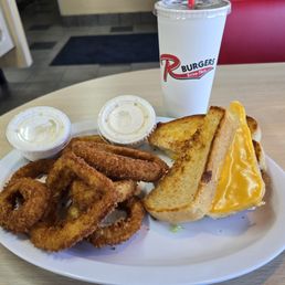 Grilled Cheese and Onion Rings Grilled Cheese and Onion Rings