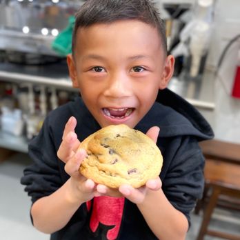 V Cafe - Delicious chocolate chip cookie! - Coffee & Tea Near Me - Long Beach, California