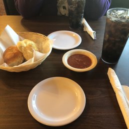 Yummy fresh bread and tomato sauce to start...