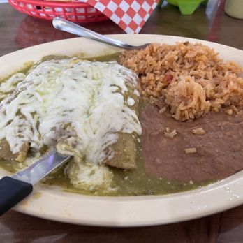 Alicia’s Su Cocina - Enchiladas Suizas de pollo - Mexican Near Me - Mcallen, Texas