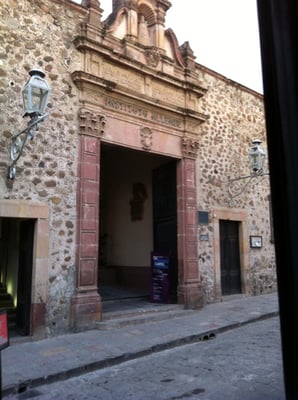 Instituto Allende Escuela de Arte y Español by null