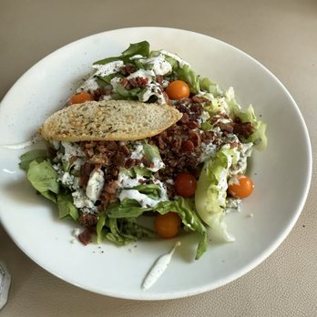 High Point Restaurant - Blt Bibb Salad - New American Near Me - Monteagle, Tennessee