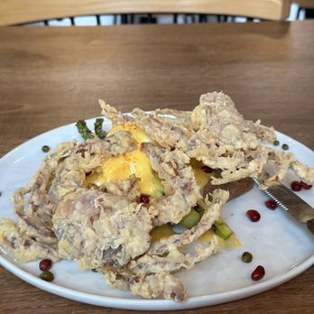 Darla Cafe  - Softie Benedict - Asian Fusion Near Me - Saratoga, California