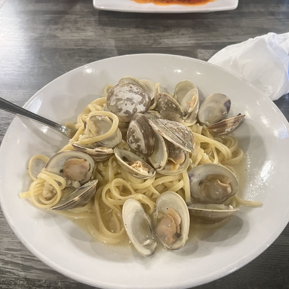 Enrico's - White clam Linguine - Italian Near Me - Charlotte, North Carolina