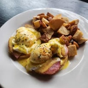 Grady's Public House - Eggs benedict-Traditional - Pubs Near Me - Vancouver, Washington Grady's Public House - Eggs benedict-Traditional - Pubs Near Me - Vancouver, Washington