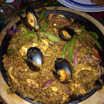 Rainforest Cafe - Paella....I've had better versions of this from a box. The protein was cooked well so I'll give them that. - American Near Me - Ontario, California