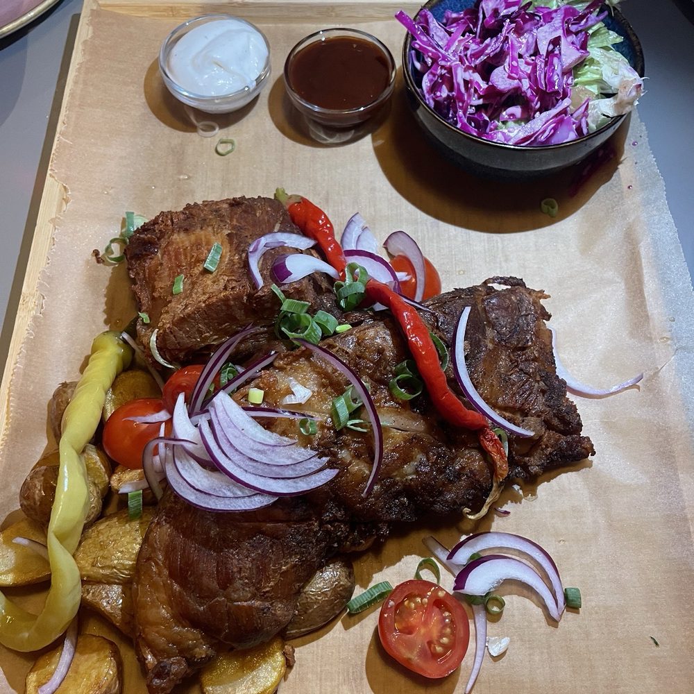 Mozart's - Slow cooked pork with crispy outside. - Gastropubs Near Me - Vienna, 9