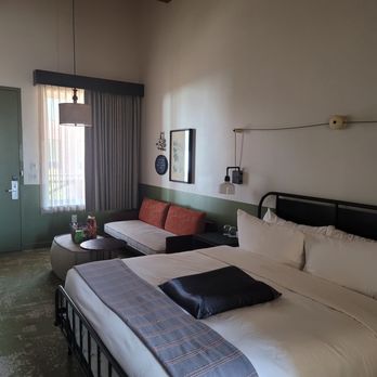Cotton Court - Hotels Near Me - Lubbock, Texas