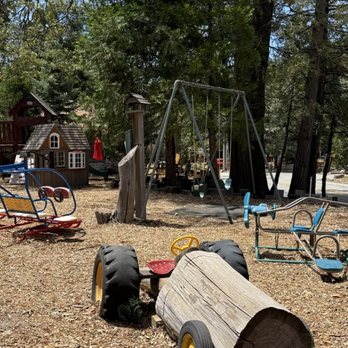 Arrowhead Pine Rose Cabins - Venues & Event Spaces Near Me - Twin Peaks, California