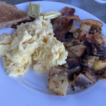 Kula Lodge & Restaurant - Breakfast & Brunch Near Me - Kula, Hawaii Kula Lodge & Restaurant - Breakfast & Brunch Near Me - Kula, Hawaii
