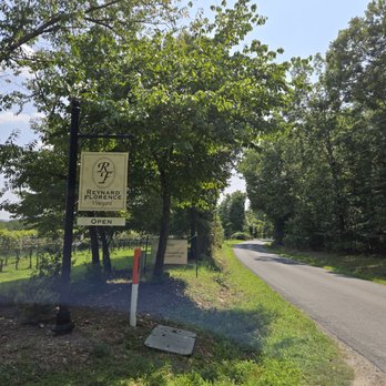 Reynard Florence Vineyard - Wineries Near Me - Barboursville, Virginia Reynard Florence Vineyard - Wineries Near Me - Barboursville, Virginia