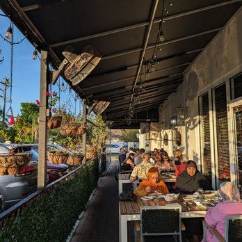 Bayshore Mediterranean Grill - Outside patio seating - Mediterranean Near Me - Tampa, Florida Bayshore Mediterranean Grill - Outside patio seating - Mediterranean Near Me - Tampa, Florida