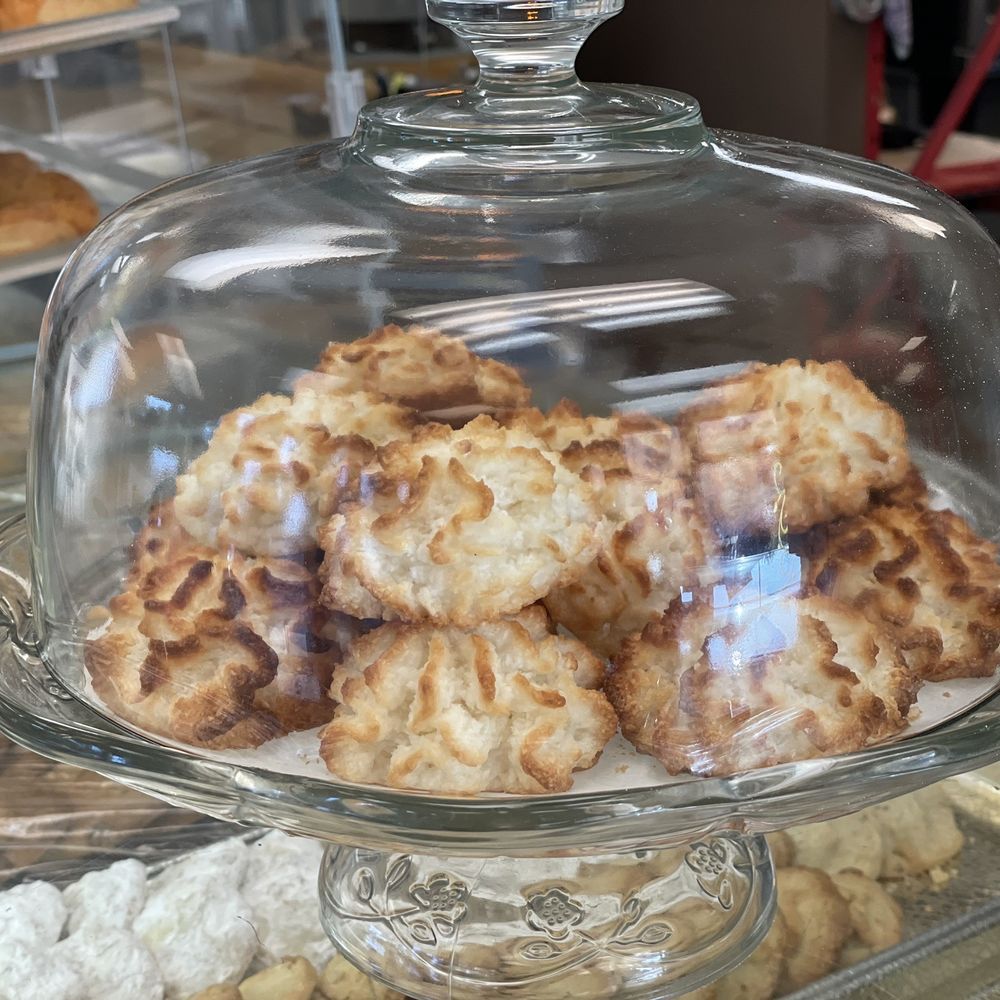 Pekara Bakery - a display of cookies and pastries - Bakeries Near Me - Eagle Point, Oregon Pekara Bakery - a display of cookies and pastries - Bakeries Near Me - Eagle Point, Oregon