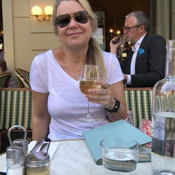 Les Deux Palais - Cheers to a great trip to Paris! - Brasseries Near Me - Paris, 75