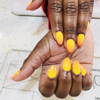 Euro Nails Spa - Peach ombré dip - Nail Salons Near Me - Lake Bluff, Illinois
