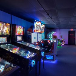 Gameroom Outfitters - So many pinball games