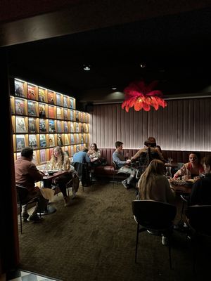 Lola's Hi/Lo Lounge by null
