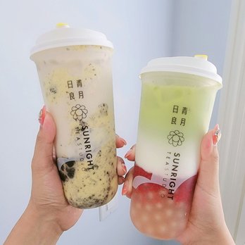 Sunright Tea Studio - San Gabriel - Oreo brulee boba milk and strawberry matcha latte with honey boba - Bubble Tea Near Me - San Gabriel, California